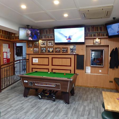 The Red Lion Tavern Fochabers Kültér fotó
