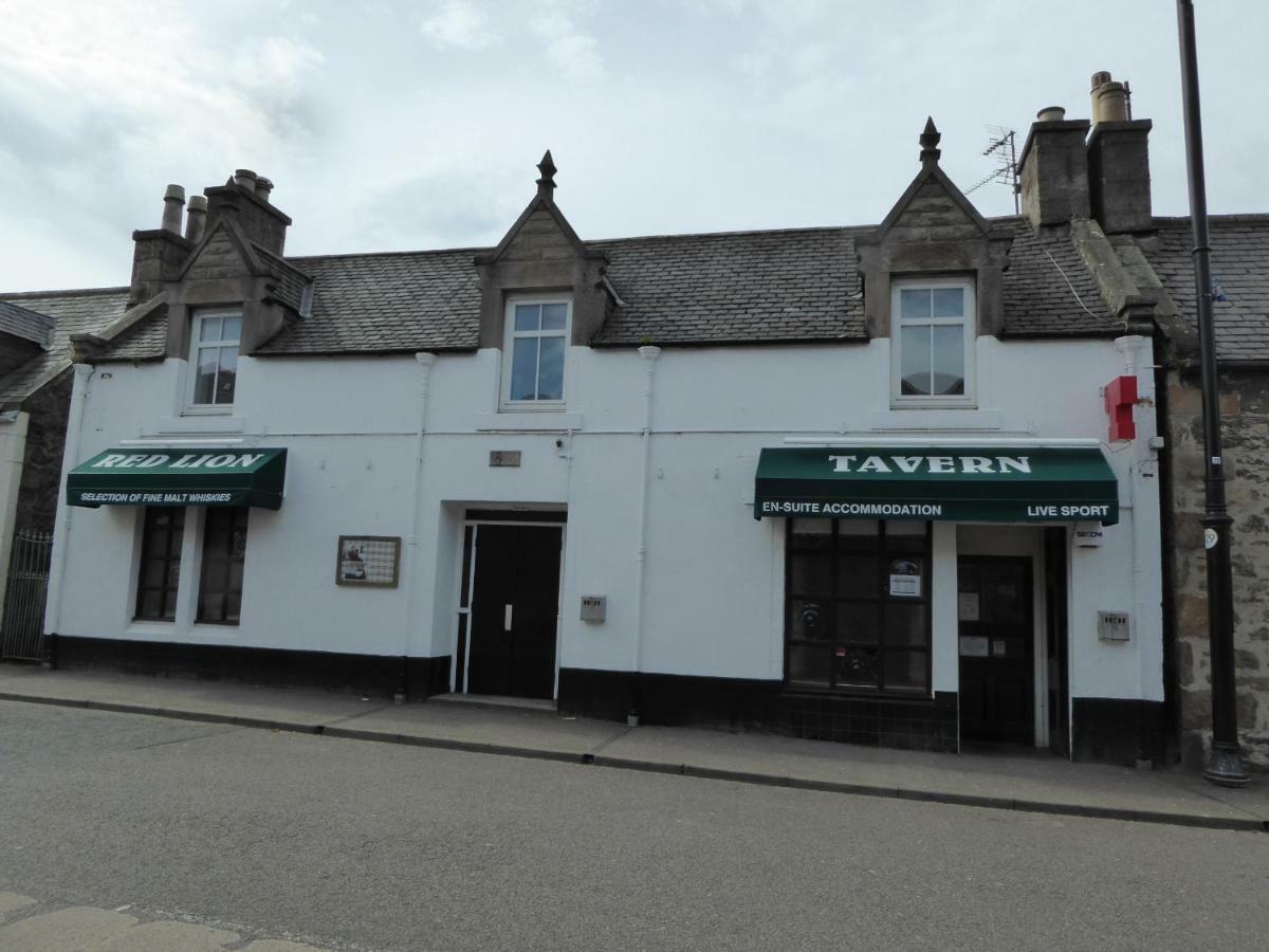 The Red Lion Tavern Fochabers Kültér fotó